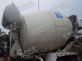 出售一台二手德龙搅拌车