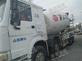 出售一台二手18方德龙搅拌车