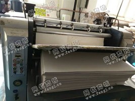 出售一台二手瑞安伟鑫1450半自动裱卡机