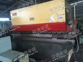 出售1台二手1996年上海产WC67Y-100/3200液压板料折弯机