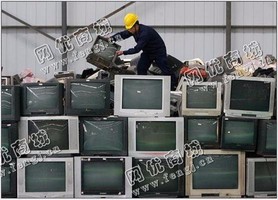 回收报废21寸CRT电视机
