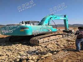 出售一台二手神钢260-8挖掘机