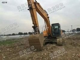 出售1台12年现代215-7挖掘机
