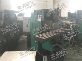 出售一台二手XK6128的升降台卧式铣床