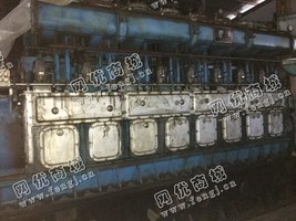 出售一台二手8300中速柴油机
