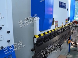 出售三台二手WC67Y-63T/2500液压板料折弯机