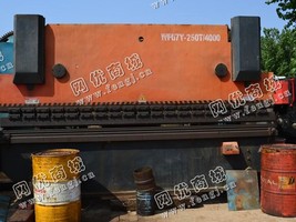 出售一台二手WF67Y-250T4000液压折弯机