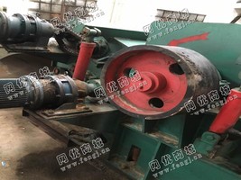 出售一台二手1100型粉碎机