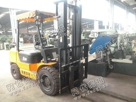 出售一台二手CPC35内燃平衡重式叉车