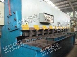 出售一台二手QC12Y-10*3200液压摆式剪板机