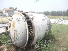 出售一台二手9.42平方方（圆）形真空干燥机