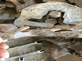 青岛地区出售300吨8-20个厚的马蹄铁