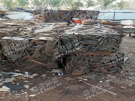 廊坊地区出售60吨2个厚以上的花铁压块
