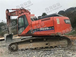 出售一台斗山225-7二手挖掘机