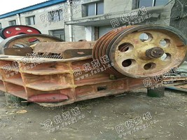 出售2台250*1200二手破碎机