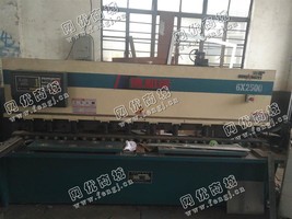 出售1台QC12Y-6X2500液压摆式剪板机