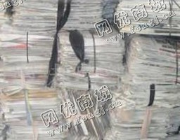 雨花区机场高速公路附近废报纸回收