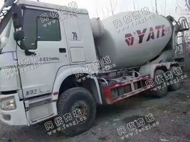 出售一台二手亚特大12方搅拌车