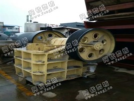 出售一台二手400*600颚式破碎机