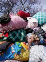 河南鹤壁地区衣服黑料回收