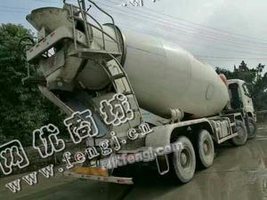 出售一台二手欧曼大18方搅拌车