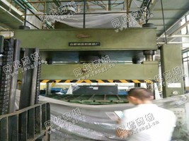 出售3台二手2*2.2米250吨大台面四柱液压机
