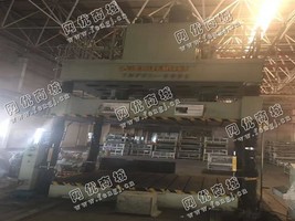 出售一台二手2.2*2.8米200吨大台面四柱液压机