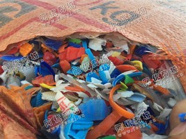 河南新乡出售PE杂色瓶盖破碎料