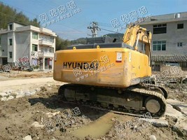 出售一台二手现代215-7C挖掘机