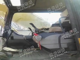 出售一台二手小松220-7挖掘机