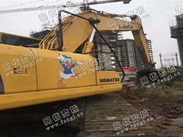 出售一台二手小松200-7挖掘机
