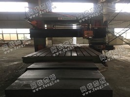 出售一台二手CH-4000S龙门铣床
