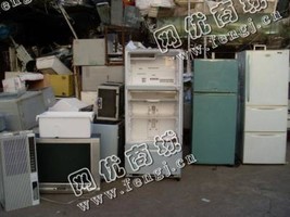 涂先生报废老式冰箱回收