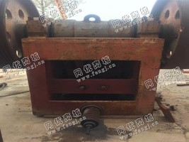 出售一台二手600*900颚式破碎机