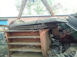 出售一台二手600*900鄂式破碎机