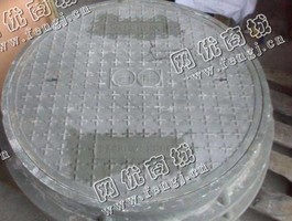 山东地区废球墨井盖大量回收