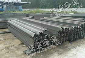 废旧护栏板大量回收