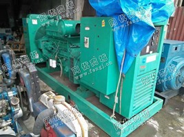 出售康明斯310KW发电机一台