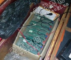 无玻璃黑皮铅酸电瓶回收