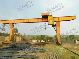 出售一台单主梁L型龙门吊，16吨*26米左右+6米，高9米，