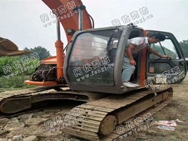 出售一台135-6挖机性能状态良好