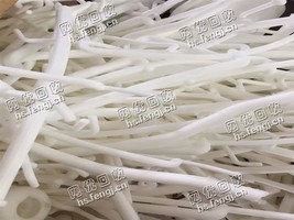 红色天然橡胶边角料回收