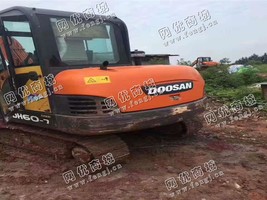 出售一台精品斗山60-7挖掘机，车子性能好