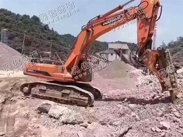 出售一台11年斗山500-7带锤挖掘机，车子性能*