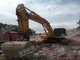 出售一台11年小松360-7挖掘机，机况*