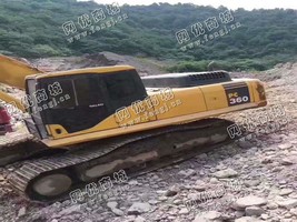 出售一台11年小松360-7挖掘机，机况*