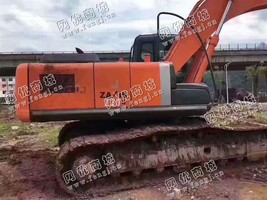 出售一台挖掘机日立11年200-3G，卖价：31万