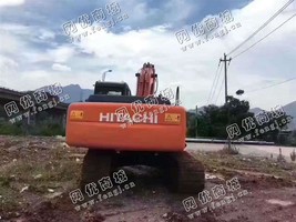 出售一台挖掘机日立11年200-3G，卖价：31万