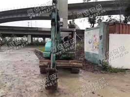 出售一台石川岛45小挖掘机
