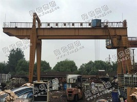 出售一台10吨22米一头外悬8米，货在上海